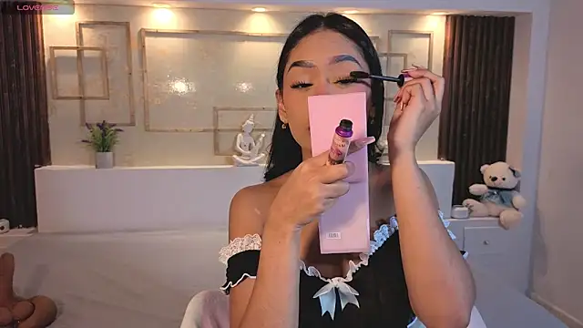 ChloeMoon9 online show from October 28, 2025, 11:58 am