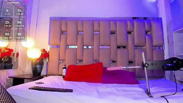 Snapshot of ValentinoMoreti chatting on March 15, 2025, 4:57 am ValentinoMoreti online show from March 15, 2025, 4:57 am