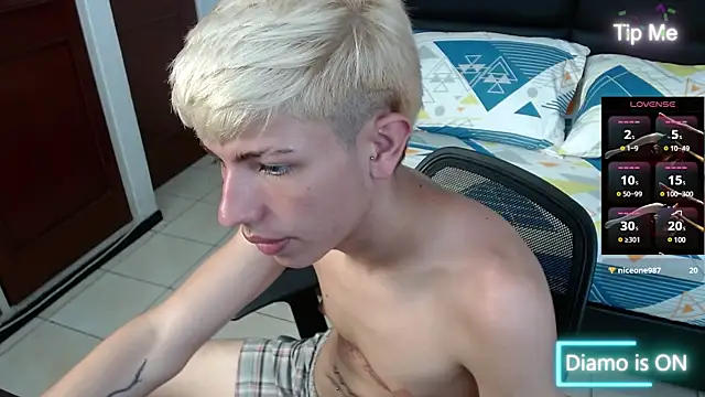 matteo foxx online show from March 3, 2025, 10:10 pm