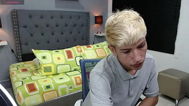 matteo foxx online show from March 7, 2025, 7:05 pm