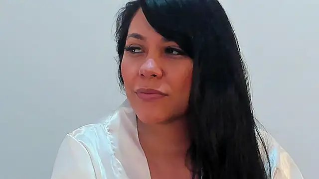 isabellarous- online show from February 7, 2026, 7:50 pm