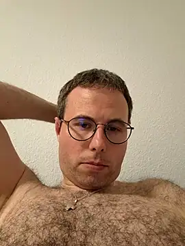 Simonudist online show from April 14, 2026, 7:09 pm
