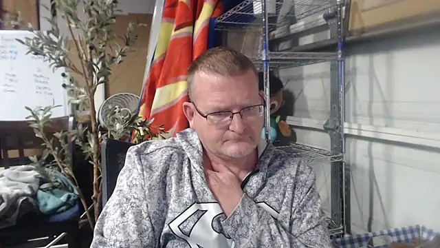 Randomoldguy615 online show from March 15, 2025, 9:38 pm