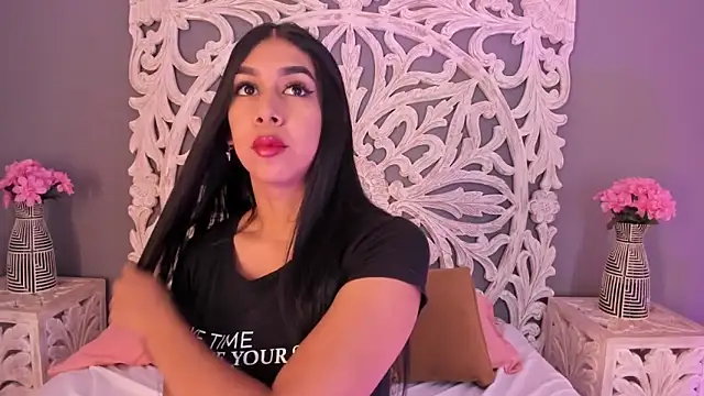 Snapshot of AnnieGibbyns chatting on November 24, 2025, 8:52 pm AnnieGibbyns online show from November 24, 2025, 8:52 pm