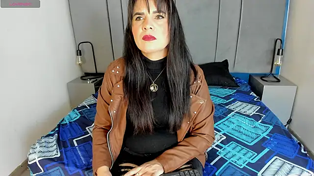 Snapshot of laura_hotties chatting on December 21, 2025, 1:51 pm laura hotties online show from December 21, 2025, 1:51 pm