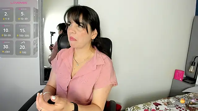 Snapshot of laura_hotties chatting on January 16, 2026, 1:04 pm laura hotties online show from January 16, 2026, 1:04 pm