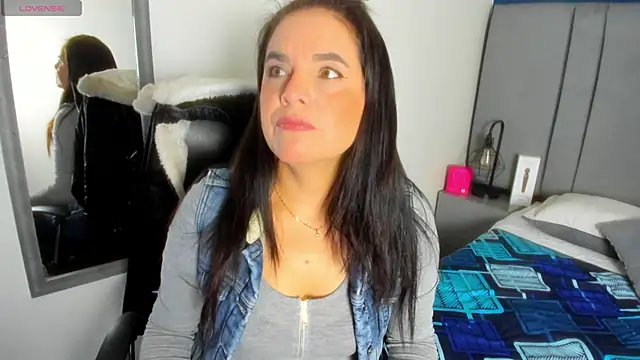 Snapshot of laura_hotties chatting on February 2, 2026, 12:48 pm laura hotties online show from February 2, 2026, 12:48 pm