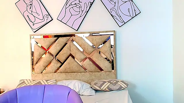 Snapshot of ZaraRousse chatting on October 11, 2025, 3:28 am ZaraRousse online show from October 11, 2025, 3:28 am