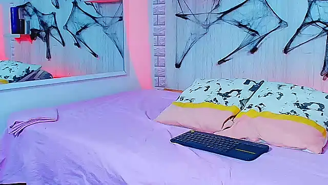 Snapshot of ZaraRousse chatting on October 13, 2025, 3:28 am ZaraRousse online show from October 13, 2025, 3:28 am