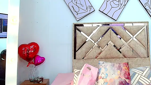 Snapshot of ZaraRousse chatting on December 4, 2025, 3:16 am ZaraRousse online show from December 4, 2025, 3:16 am