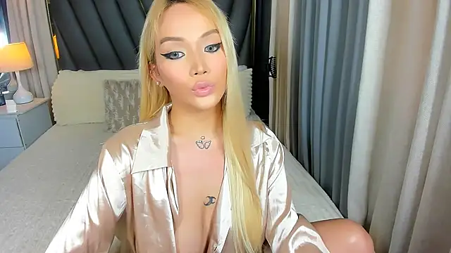 Snapshot of KylieSonique chatting on January 12, 2026, 5:01 am KylieSonique online show from January 12, 2026, 5:01 am