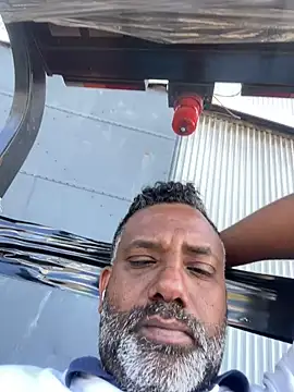 Snapshot of steffan0606 chatting on February 25, 2025, 5:52 am steffan0606 online show from February 25, 2025, 5:52 am