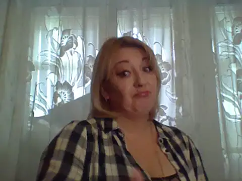 ArielXLoveresss online show from February 27, 2025, 9:32 am
