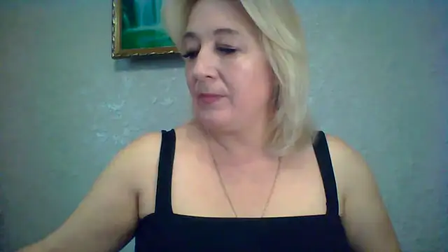 ArielXLoveresss online show from October 3, 2025, 8:00 am