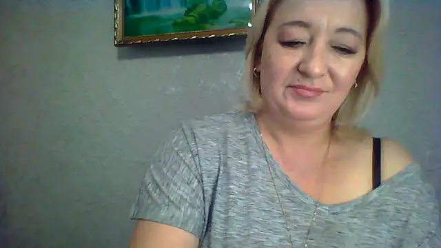 ArielXLoveresss online show from October 5, 2025, 7:17 am