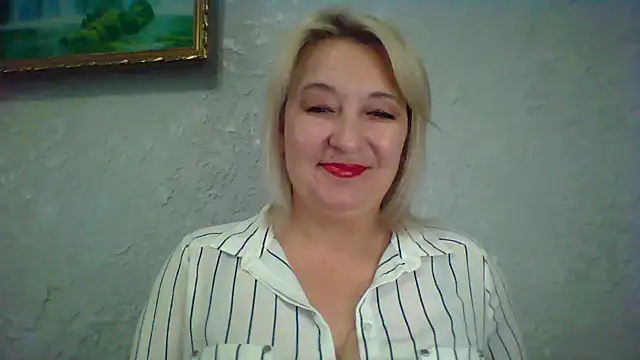 ArielXLoveresss online show from June 1, 2026, 8:27 am