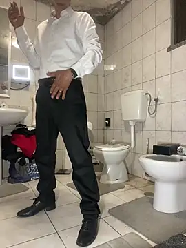 rogerdik76 online show from April 15, 2026, 5:03 am