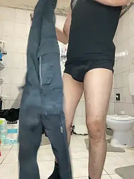 rogerdik76 online show from April 22, 2026, 10:11 pm