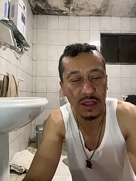 rogerdik76 online show from April 27, 2026, 9:57 pm