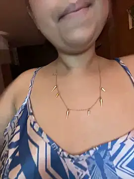 KiaraCut online show from April 8, 2026, 10:32 pm