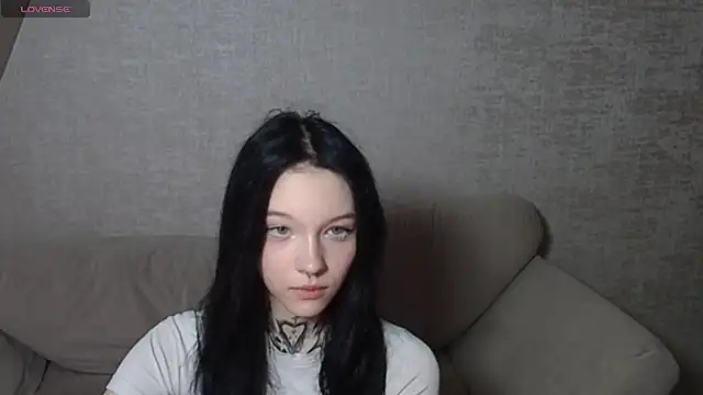 mefwhore online show from March 4, 2025, 6:50 pm