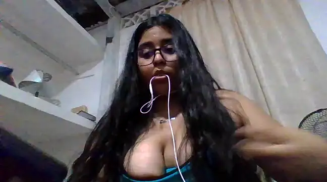 Snapshot of virginbrunette99 chatting on February 25, 2025, 6:36 am virginbrunette99 online show from February 25, 2025, 6:36 am