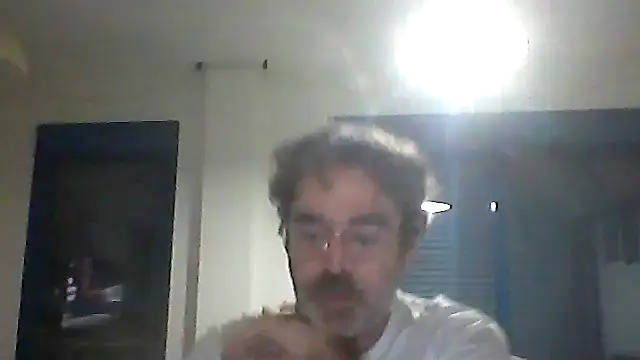 Snapshot of moreno51 chatting on December 18, 2025, 9:54 pm moreno51 online show from December 18, 2025, 9:54 pm