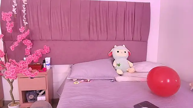 nathalya summer online show from October 24, 2025, 8:38 pm