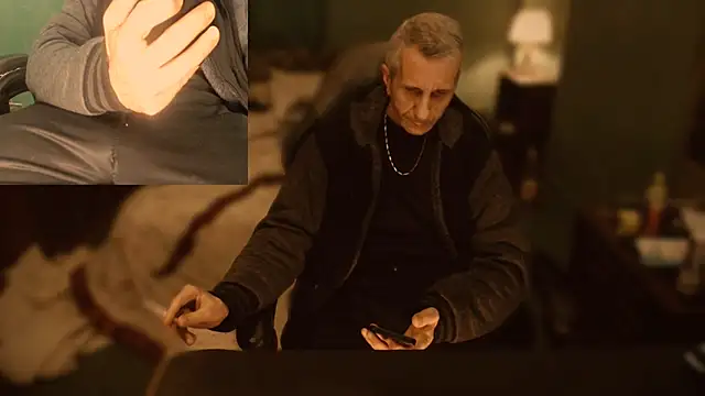 Snapshot of maxdaddy690 chatting on December 23, 2024, 9:18 pm maxdaddy690 online show from December 23, 2024, 9:18 pm