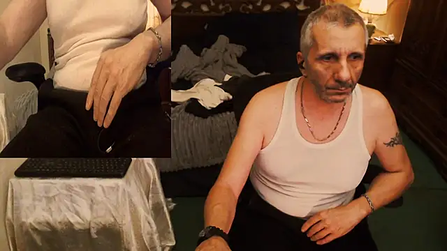 Snapshot of maxdaddy690 chatting on October 2, 2025, 10:50 pm maxdaddy690 online show from October 2, 2025, 10:50 pm