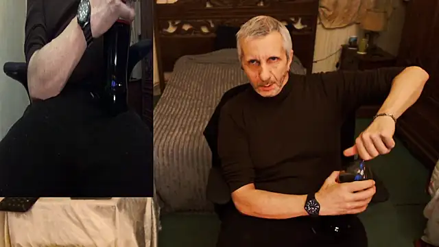 Snapshot of maxdaddy690 chatting on November 5, 2025, 10:10 pm maxdaddy690 online show from November 5, 2025, 10:10 pm