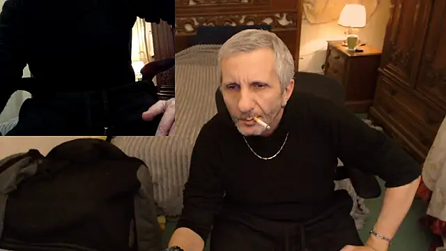 Snapshot of maxdaddy690 chatting on November 26, 2025, 10:11 pm maxdaddy690 online show from November 26, 2025, 10:11 pm