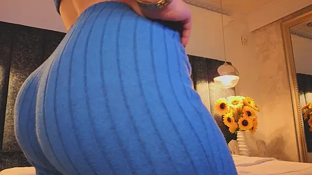 Ariannaa Suarez1 online show from March 28, 2026, 7:35 pm