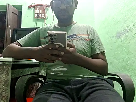 wildfun  online show from December 5, 2025, 8:34 am