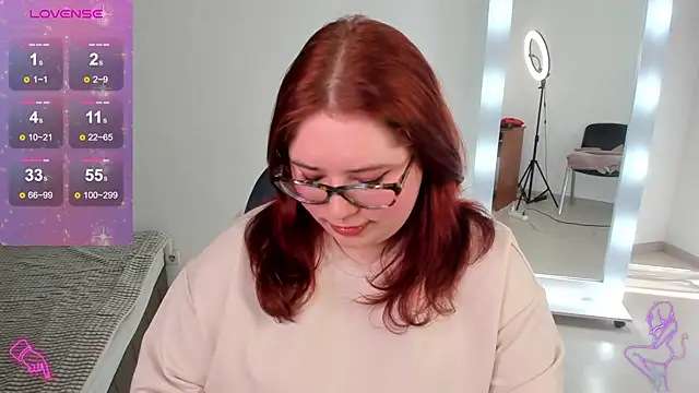 Lily lu one online show from March 5, 2025, 12:44 pm