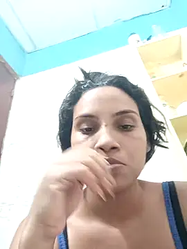 Laurabutt online show from October 14, 2025, 2:23 am