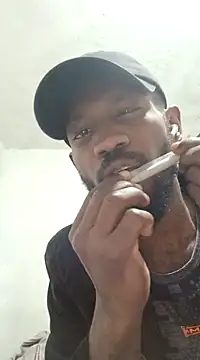 aventuraparatiM o r e online show from March 5, 2025, 9:48 pm