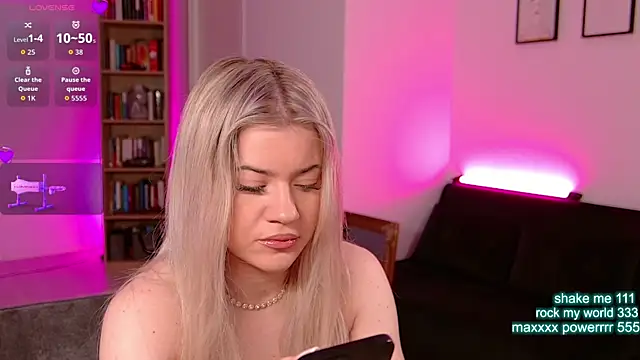 CutiePie69   online show from June 19, 2026, 7:17 pm