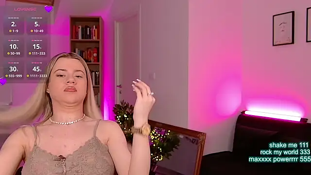 CutiePie69   online show from June 28, 2026, 7:20 pm