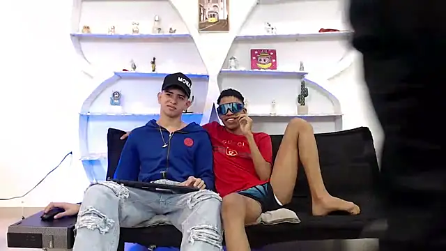 KING OFF BOYS online show from December 1, 2025, 1:27 pm