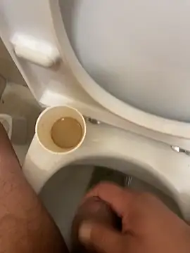 Alexander18edd online show from November 24, 2025, 1:33 pm