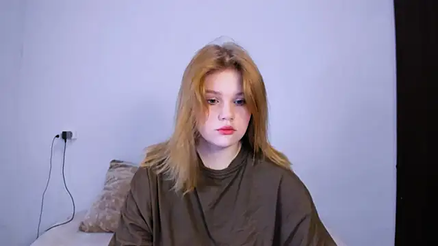 LaseyMoon online show from October 29, 2025, 10:55 pm