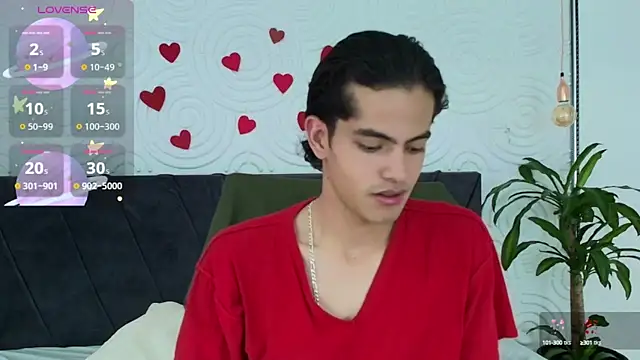 Maximoherrera 16 online show from April 30, 2026, 12:33 pm