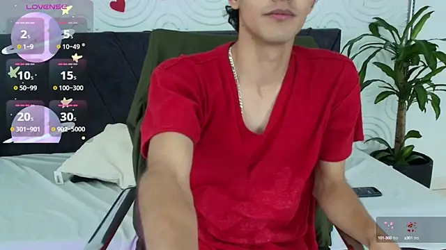 Maximoherrera 16 online show from May 21, 2026, 1:07 pm