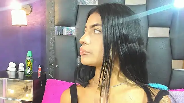 EMYCLARK01 online show from September 24, 2025, 4:38 am