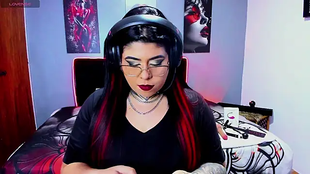 Veronika metal online show from May 9, 2026, 12:38 am