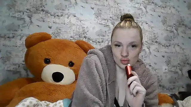 Eveline May online show from October 3, 2025, 3:53 pm