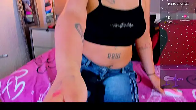 Snapshot of celeste_star0 chatting on November 21, 2025, 2:32 am celeste star0 online show from November 21, 2025, 2:32 am