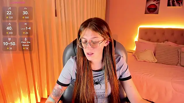 Emily Warren  online show from April 1, 2026, 8:17 pm