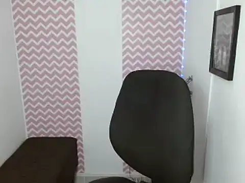 Snapshot of dayanacarson chatting on December 4, 2025, 3:32 pm dayanacarson online show from December 4, 2025, 3:32 pm